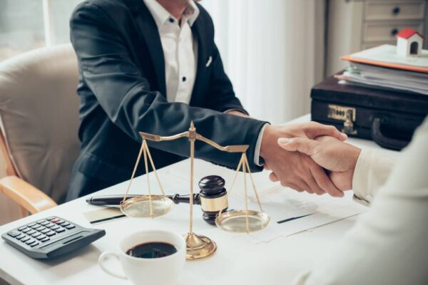 Why Lawyers in Dubai Are Critical for Mergers and Acquisitions Lawyers in Dubai