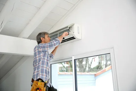 Expert AC Maintenance Services in Derry, NH: Ensure Comfort and Efficiency All Year Long ac maintenance services in Derry, NH