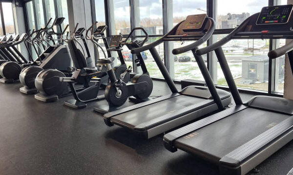 Struggling With Gym Anxiety? How Can Group Classes Be the Cure? fitness classes