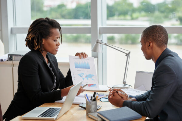 The Essential Role of a Financial Consultant in Managing Personal Wealth Financial-consultant