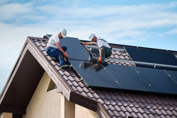 Things Solar Panel Battery Installers Check Before a Storm Hits solar panel battery installers in Los Angeles CA