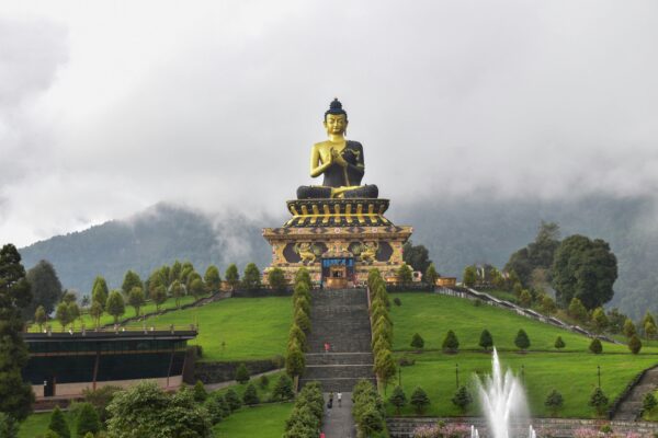 Explore the Beauty of Popular Tourist Attractions in Lachung