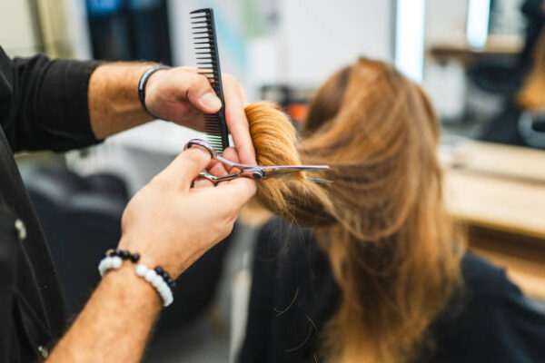 How Can a Hair Salon Match Your Cut to Your Face Shape Instantly? hair salon Las Vegas