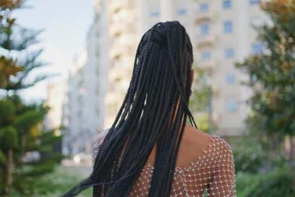How Do Knotless Braids Help Busy Moms Save Styling Time? knotless braids