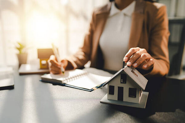 How Do Agents Handle Multiple Offers on a Property? real estate agency Scottsdale